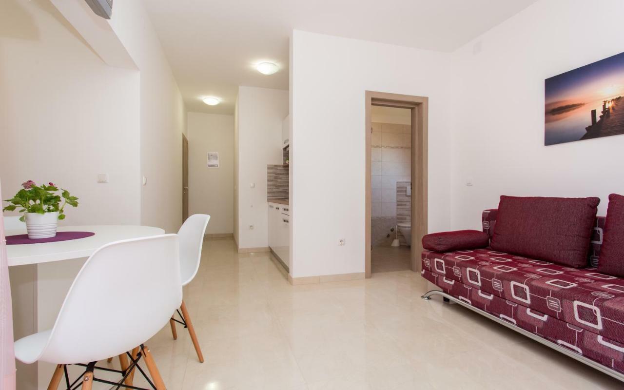 Apartments Mira Baska  Exterior photo